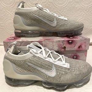 Nike Air Vapormax 2021 FK White/White-Pure Platinum Women’s size 8 New w/Tags